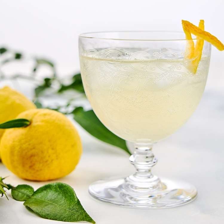 white-crane-intense-pomelo-95-700ml-2