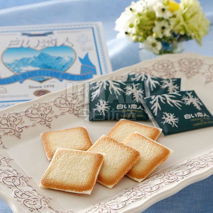 hokkaido-white-lovers-white-chocolate-sandwich-cookies-12pcs120g-2