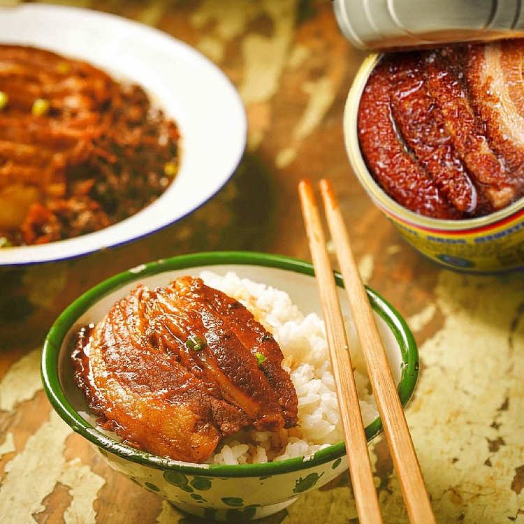 gulong-braised-pork-with-button-383g-4
