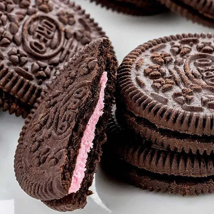 oreo-strawberry-flavored-sandwich-cookies-233g-2