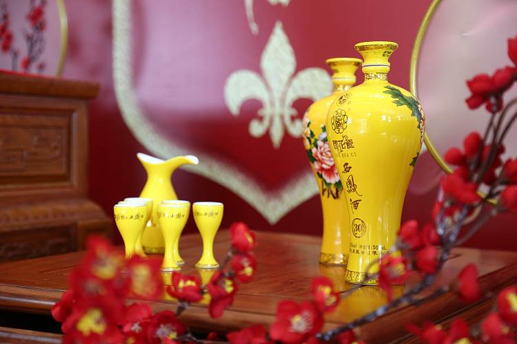 xifeng-liquor-guo-hua-porcelain-30-years-emperor-supreme-52-500ml-4