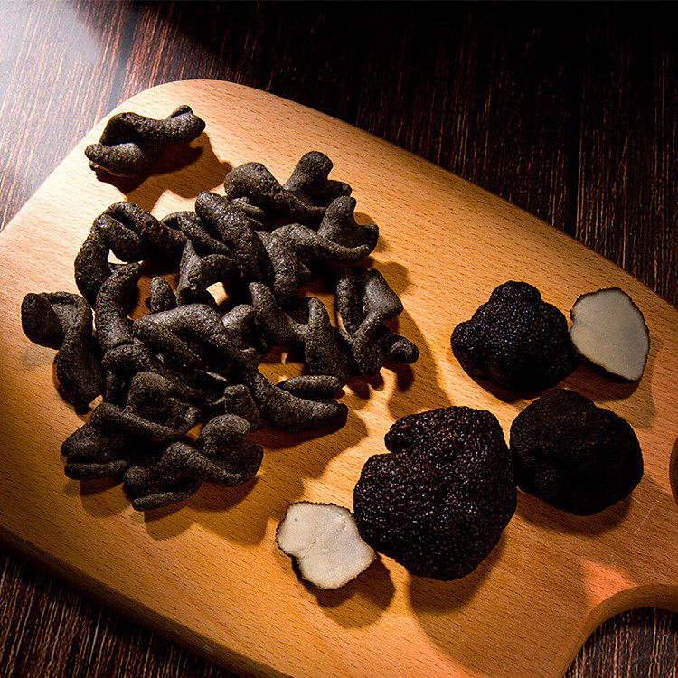 want-want-wave-flavor-sweet-potato-roll-black-truffle-flavor-70g-3