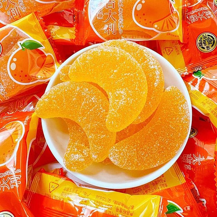 hsu-fu-chi-juice-soft-candy-big-orange-375g-2