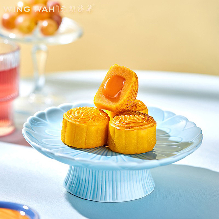 gift-boxyuen-long-wing-wah-flavorful-flowing-heart-moon-cake-8pcs-360g-2