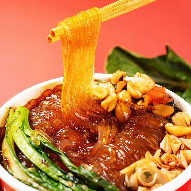 principal-chengs-hot-sour-noodles-135g-in-a-bucket-3