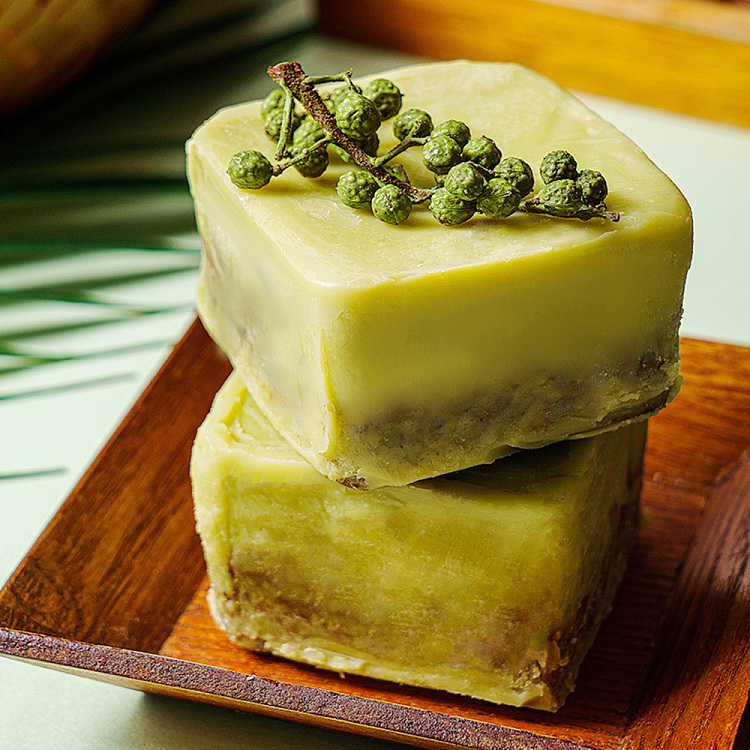 de-zhuang-45-medium-spicy-vine-pepper-butter-hot-pot-base-360g-3