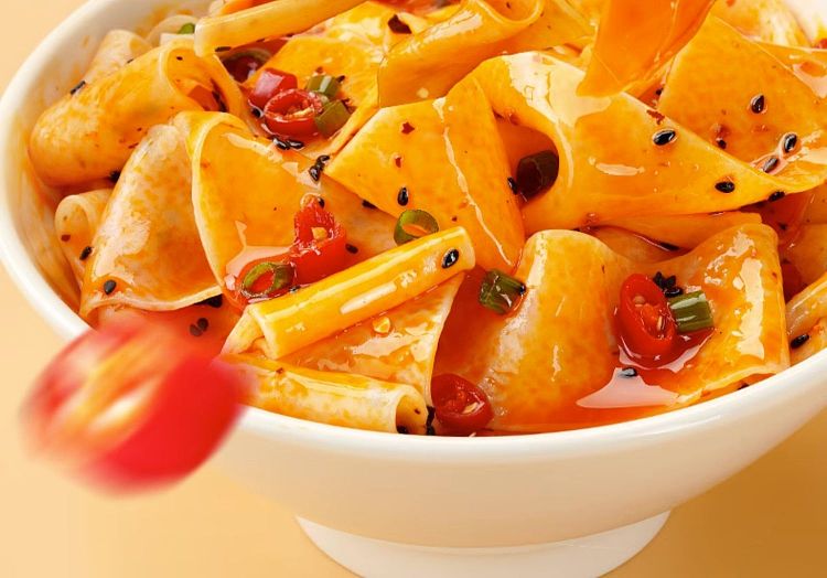 ah-foon-red-oil-noodle-skin-with-sesame-sauce-flavor-120g-2