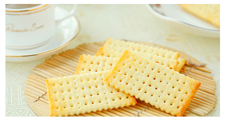 medan-white-soda-crackers-sesame-flavor-388g-4