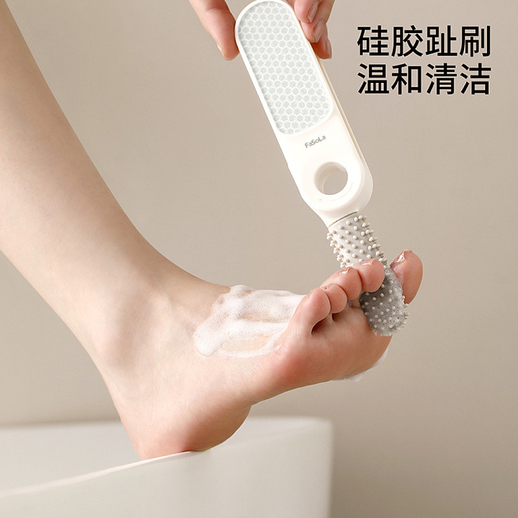 fasola-multi-functional-foot-scrubbing-brush-white-3