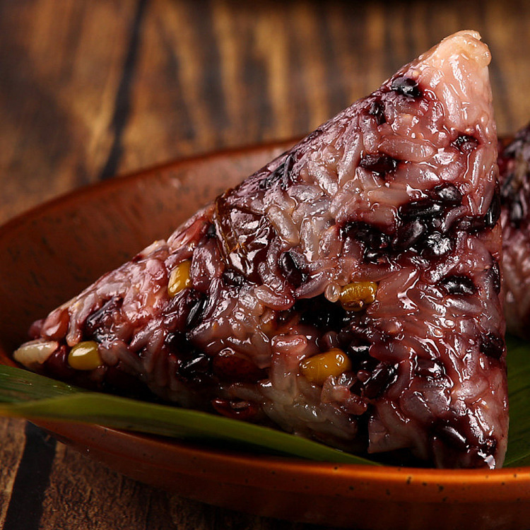 rice-dumpling-with-black-rice-and-eight-treasures-2pcs-240g-3