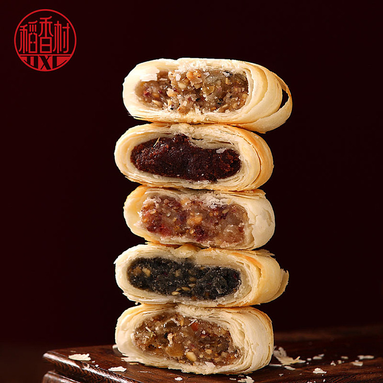 taoxiangcun-mooncake-with-sugar-alcohol-and-five-kernel-filling-310g-2