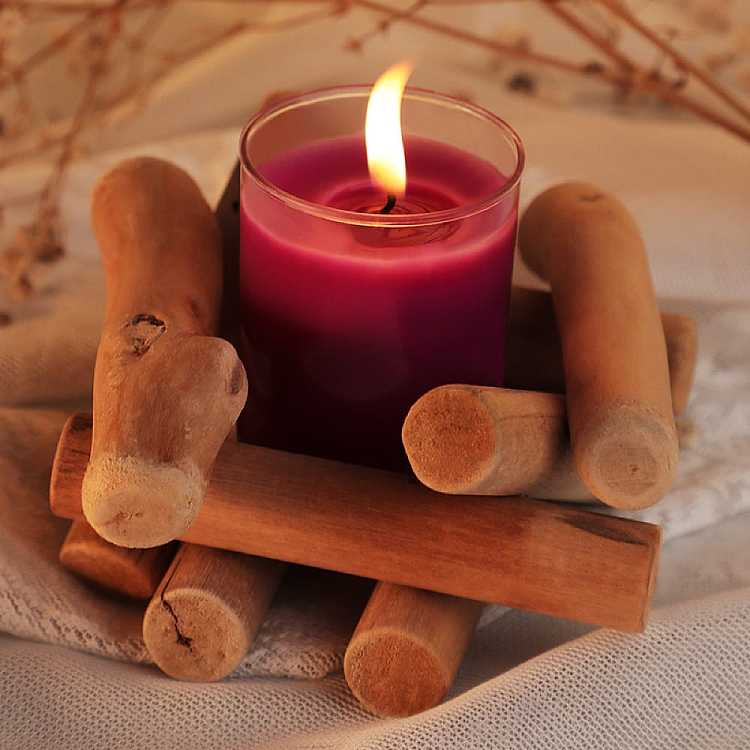 riddick-sm-toy-low-temperature-candle-lavender-purple-2