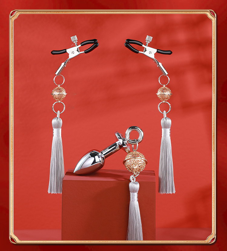 riddick-bell-breast-clamps-anal-plug-combination-models-silver-16