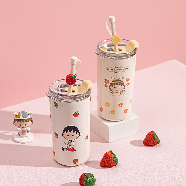 modern-housewife-strawberry-marble-straw-insulated-mug-3