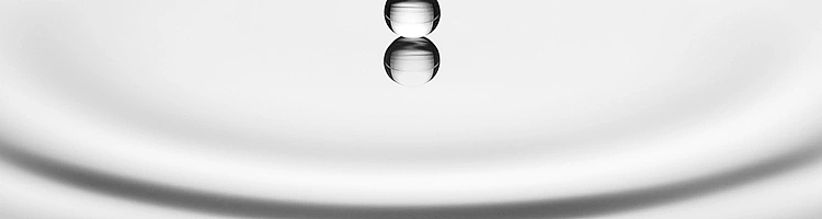 netflix-spring-water-soluble-body-lubricant-black-bottle-40ml-33