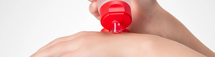 netflix-hot-sense-water-soluble-body-lubricant-red-bottle-40ml-33