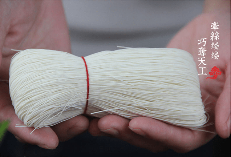 noodle-world-hand-pulled-thread-noodles-908g-2