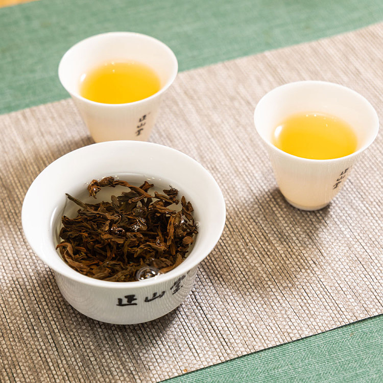 zhengshantang-junmei-china-red-premium-junmei-black-tea-square-can-50g-4