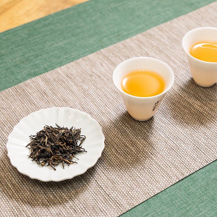 zhengshantang-golden-grain-single-bud-black-tea-classic-can-50g-3