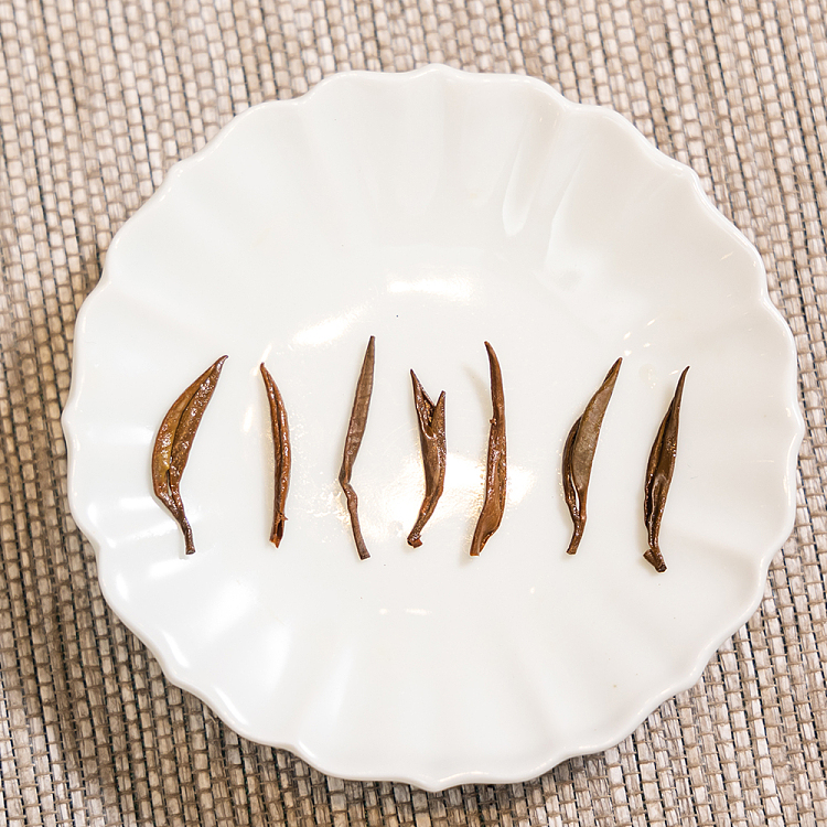 zhengshantang-golden-grain-single-bud-black-tea-classic-can-50g-5