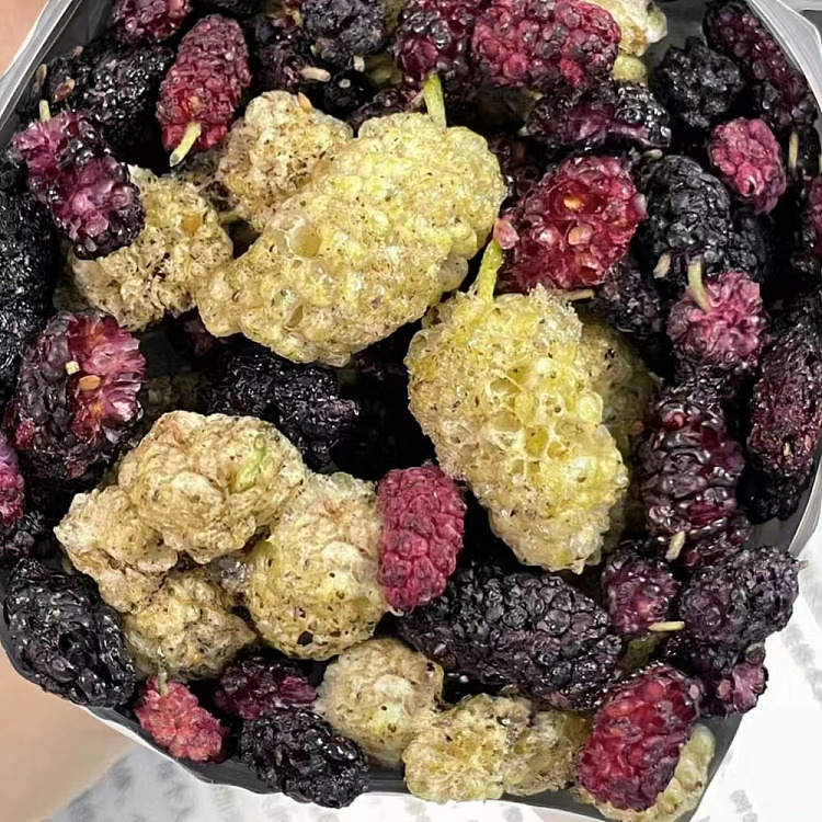 xinjiang-tumxuk-specialties-five-zero-regiment-green-sugar-heart-low-temperature-freeze-dried-mulberry-25g-2