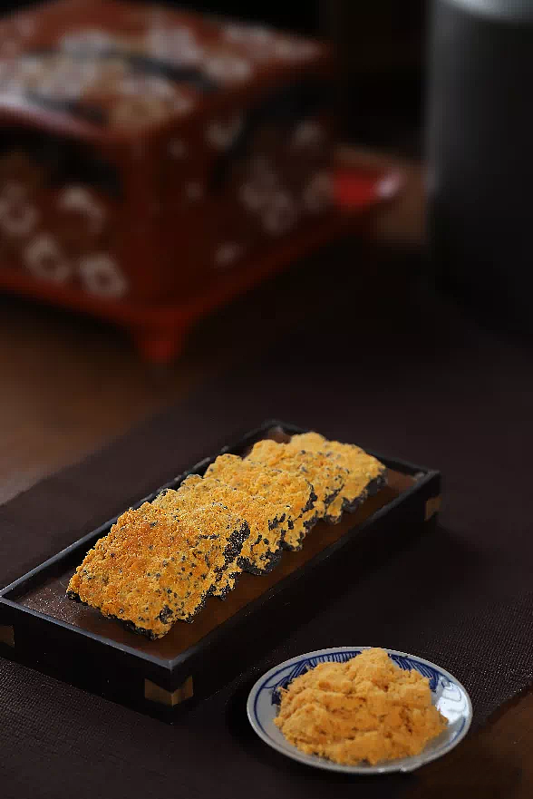 dried-red-food-black-gold-umami-meat-loaf-crabmeat-flavor-potpourri-158g-10