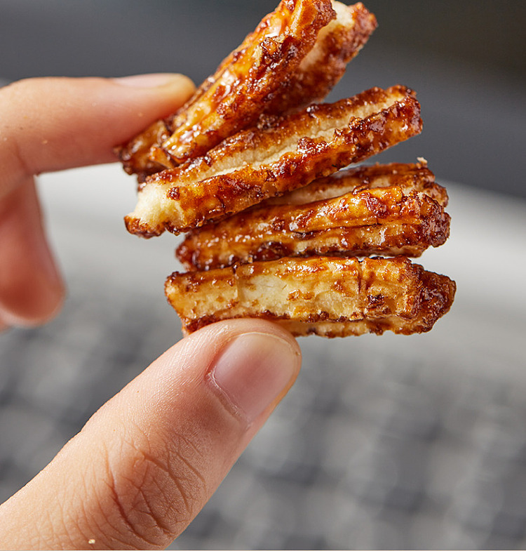 sanguan-six-wharf-dirty-rice-cake-sticks-brown-sugar-flavor-250g-13