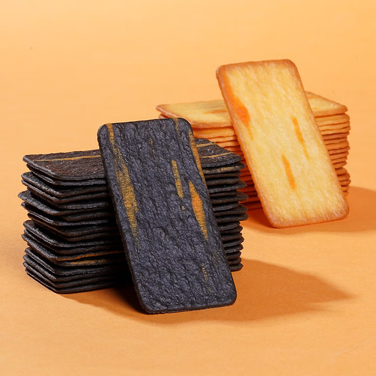 guangzhou-brewery-black-gold-cheese-flavored-rocky-bbq-thin-crackers-190g-2