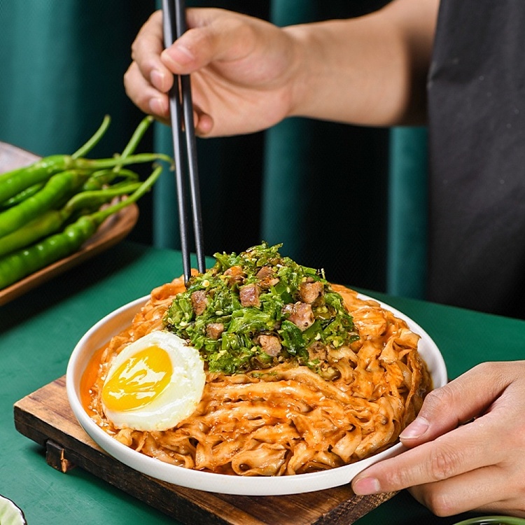 side-of-you-beef-and-roasted-pepper-noodles-182g-3