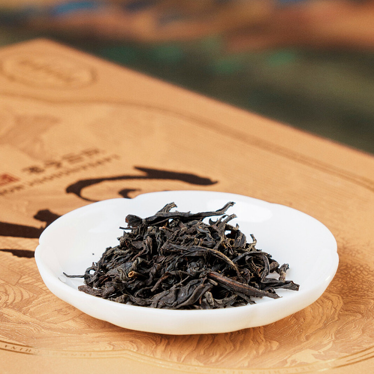 zhengshantang-junmei-chinese-zhengshan-xiaozhong-black-tea-gift-box-4g-30-servings-3
