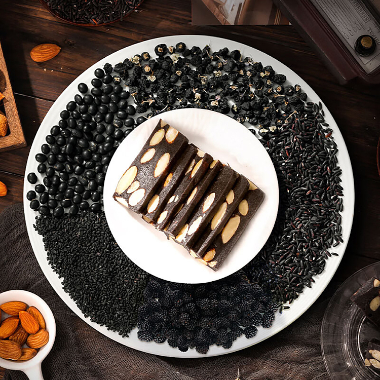 the-palace-is-hungry-milk-cake-five-black-moisturizing-150g-4