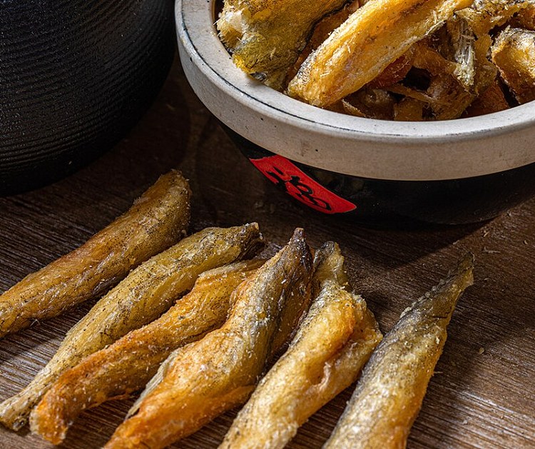 three-bridge-six-coin-wharf-crispy-fish-cracker-52g-13