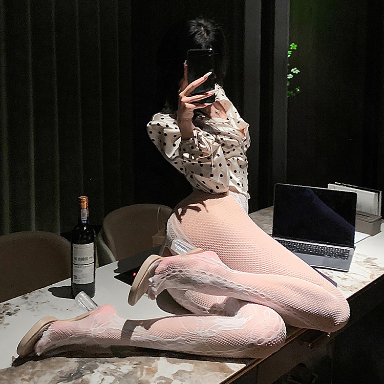 fermo-millennium-spice-rose-jacquard-open-crotch-pantyhose-white-3