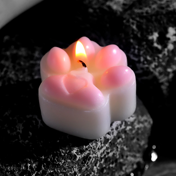 mystique-cold-candle-cats-paw-5