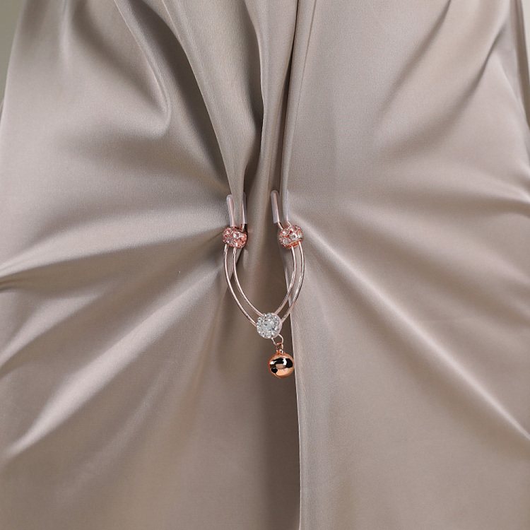 riddler-lips-pussy-clip-traction-interactive-sm-rose-gold-4