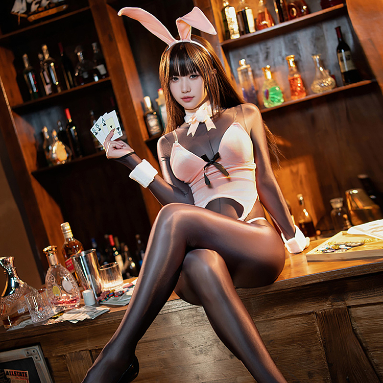 fameu-dazed-bunny-deep-v-tease-set-pink-3