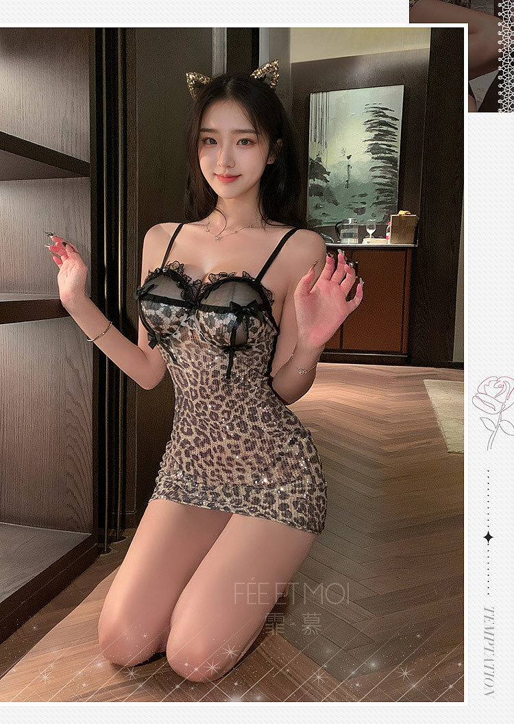 fermo-night-leopard-woman-with-chest-pad-sequin-nightgown-leopard-print-8