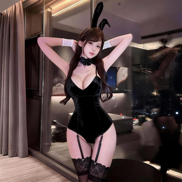 fermo-crotchless-bunny-set-black-2