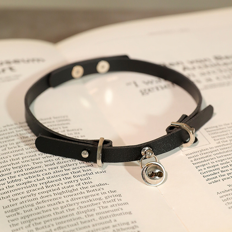 fermu-playful-toning-bell-necklace-black-2