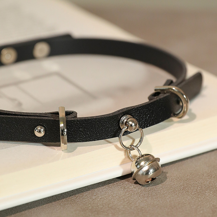 fermu-playful-toning-bell-necklace-black-3