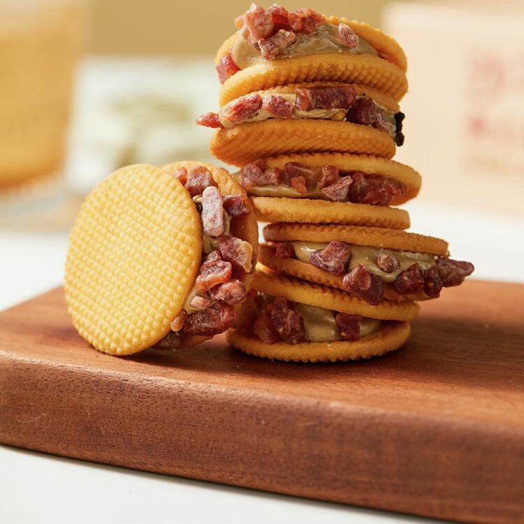 mibaz-strawberry-black-tea-flavored-sandwich-cookies-200g-2