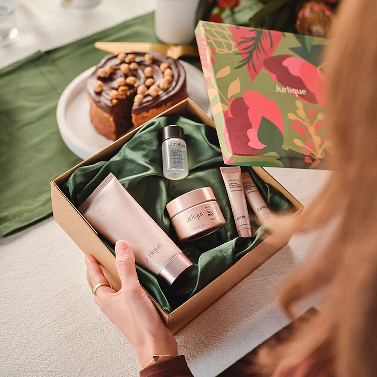 gift-set-jurlique-2024-christmas-new-essence-5-piece-set-2