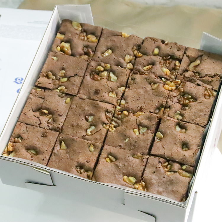 freshbrownie-32pcs1100gfrozen-import-frozen-ready-to-use-4