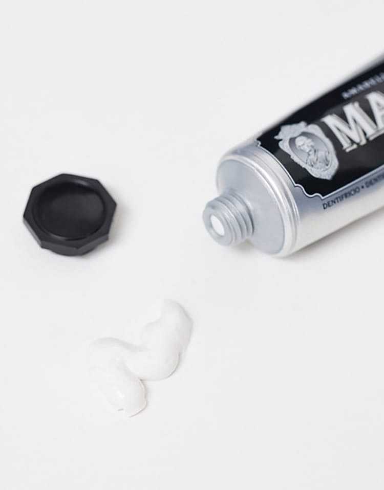 marvis-licorice-flavor-toothpaste-travel-size-25ml-3