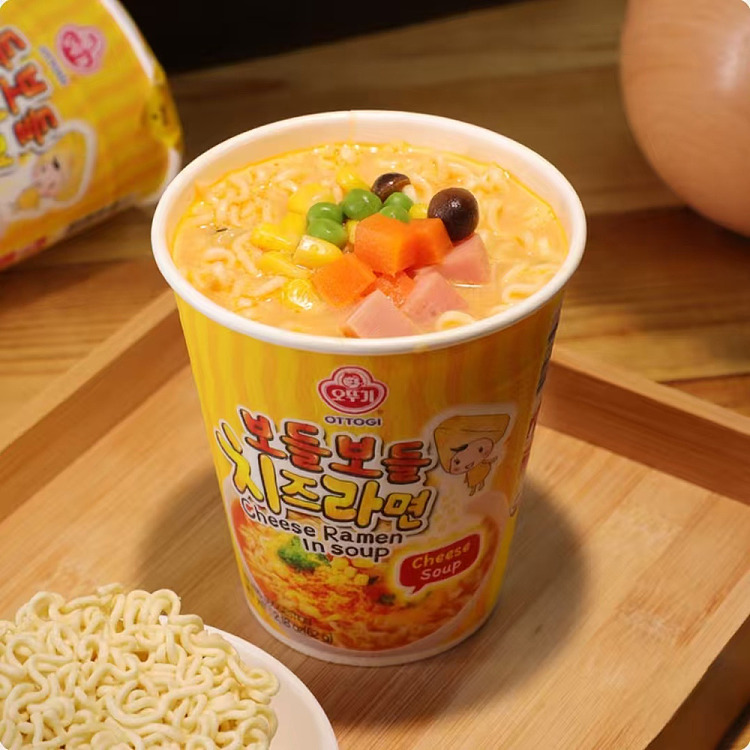 costco-china-no-fall-down-cheese-ramen-cup-noodles-62gx15-bucket-included-3