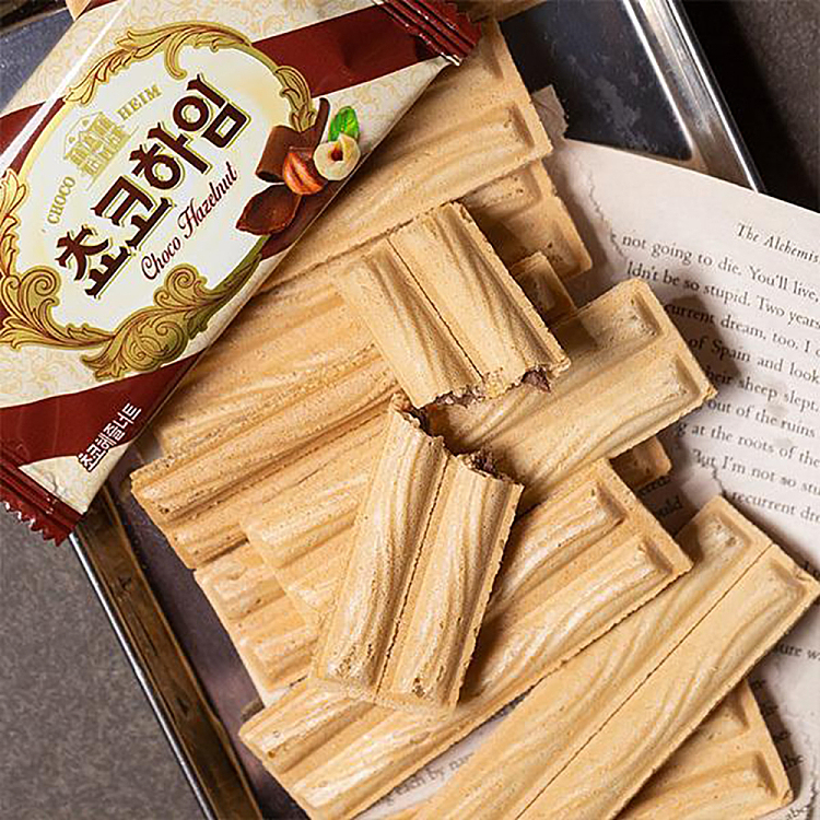 korea-crown-chocolate-hazelnut-wafer-47g-4
