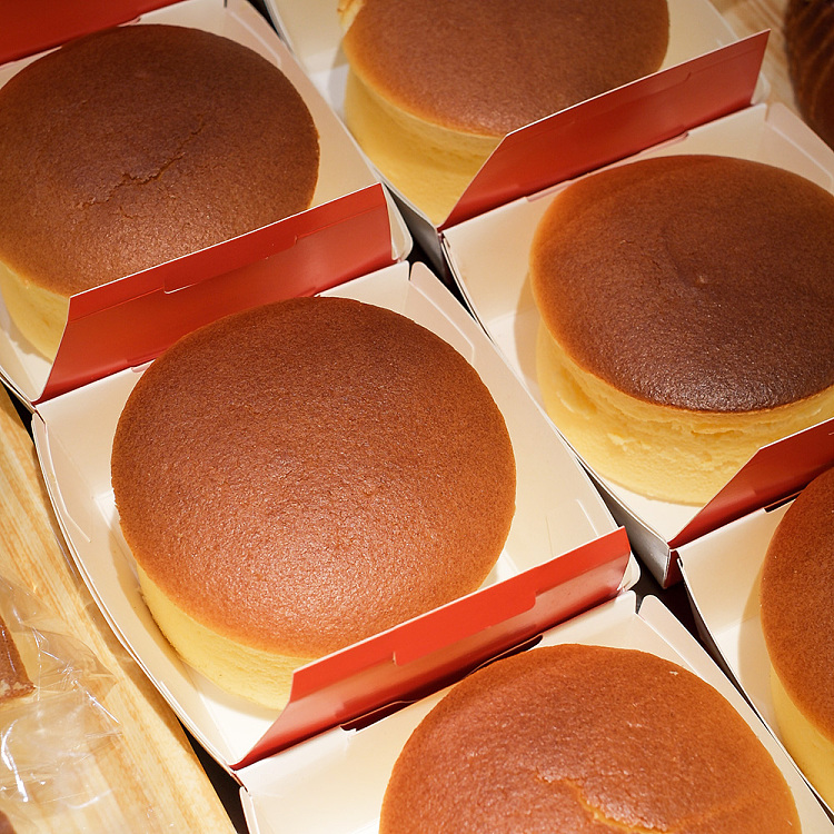 doughkyo-japanese-light-cheese-cloud-cake-4-inch-1