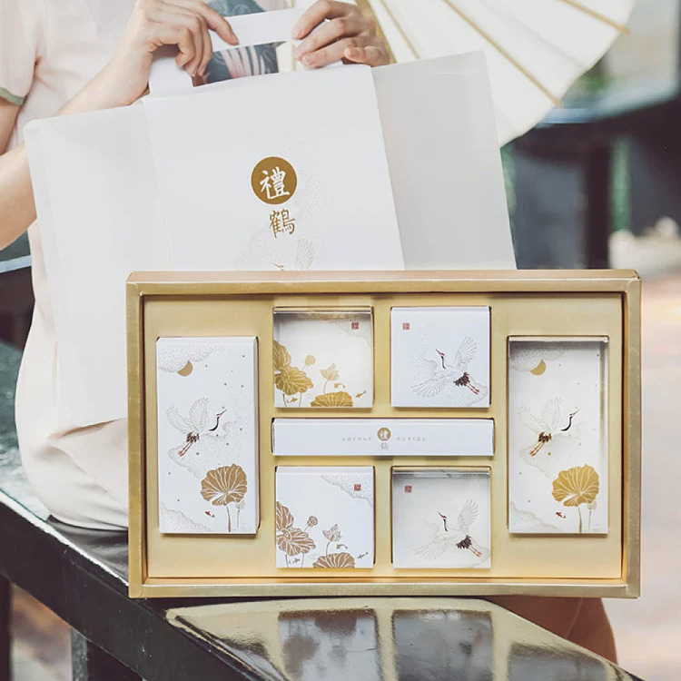 pema-desserts-gift-crane-mid-autumn-mooncake-gift-box-design-handheld-gift-box-8pcs-2