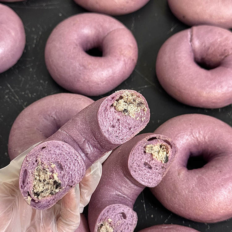 blueberry-cheese-bagel-1pc-1