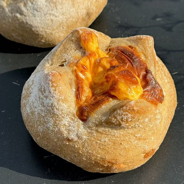 finedessertsydney-sams-fig-cheese-bread-100g-1